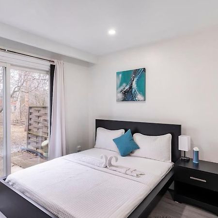 Harmony Home Near University Of Уотърлу Екстериор снимка