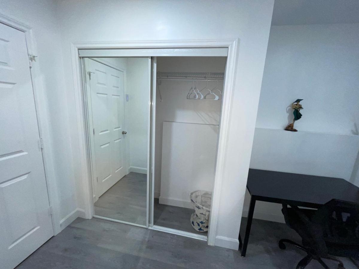 Harmony Home Near University Of Уотърлу Екстериор снимка