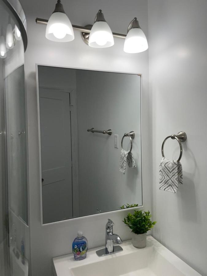 Harmony Home Near University Of Уотърлу Екстериор снимка
