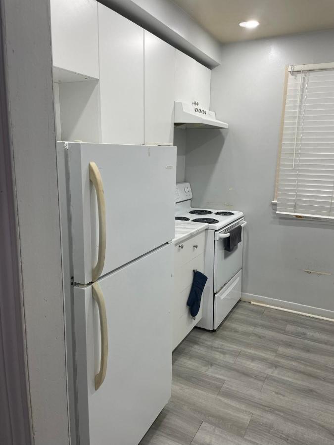 Harmony Home Near University Of Уотърлу Екстериор снимка