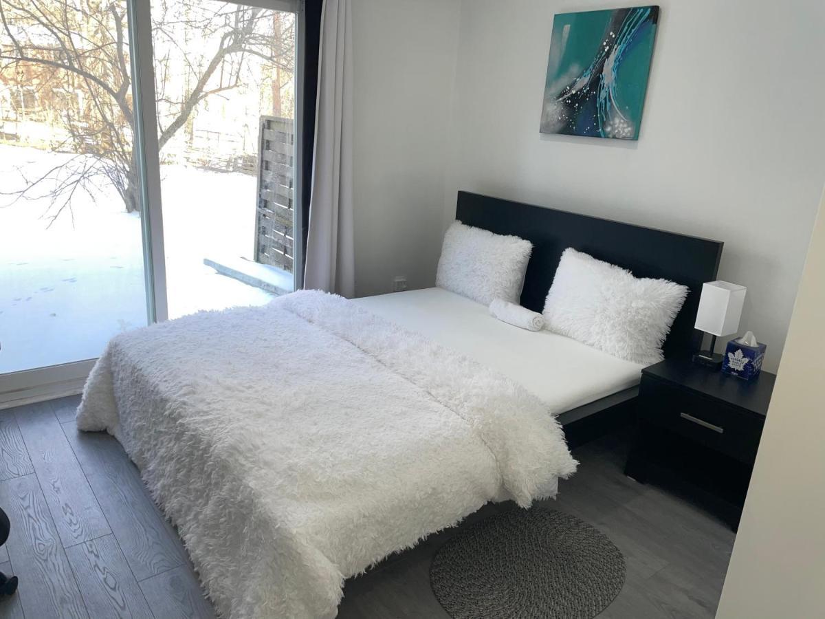 Harmony Home Near University Of Уотърлу Екстериор снимка