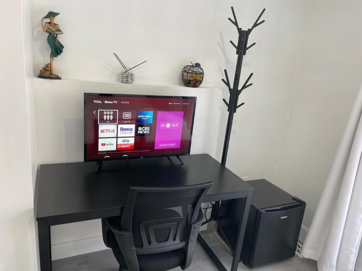Harmony Home Near University Of Уотърлу Екстериор снимка