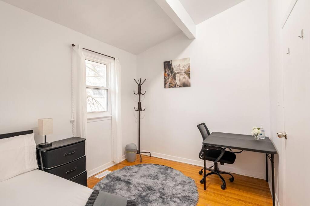 Harmony Home Near University Of Уотърлу Екстериор снимка