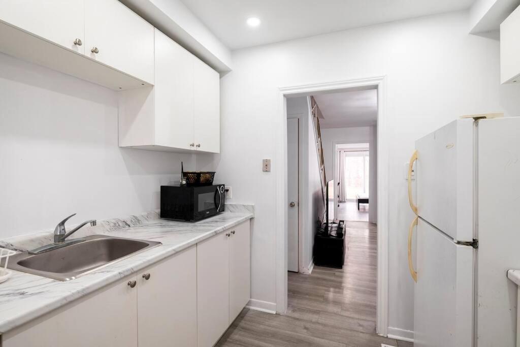 Harmony Home Near University Of Уотърлу Екстериор снимка