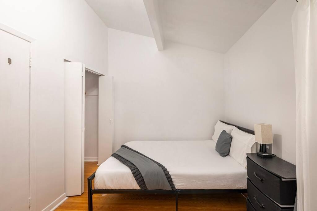 Harmony Home Near University Of Уотърлу Екстериор снимка