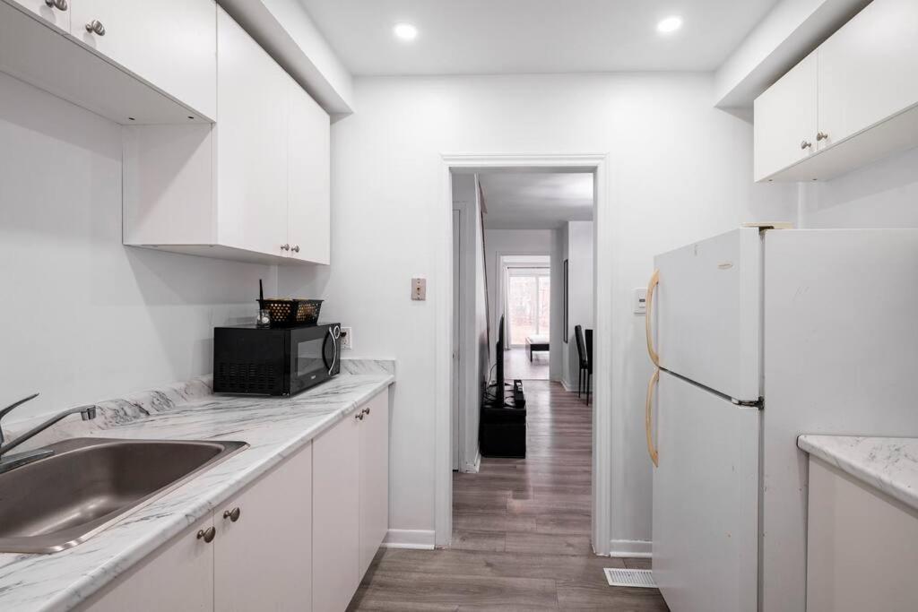 Harmony Home Near University Of Уотърлу Екстериор снимка